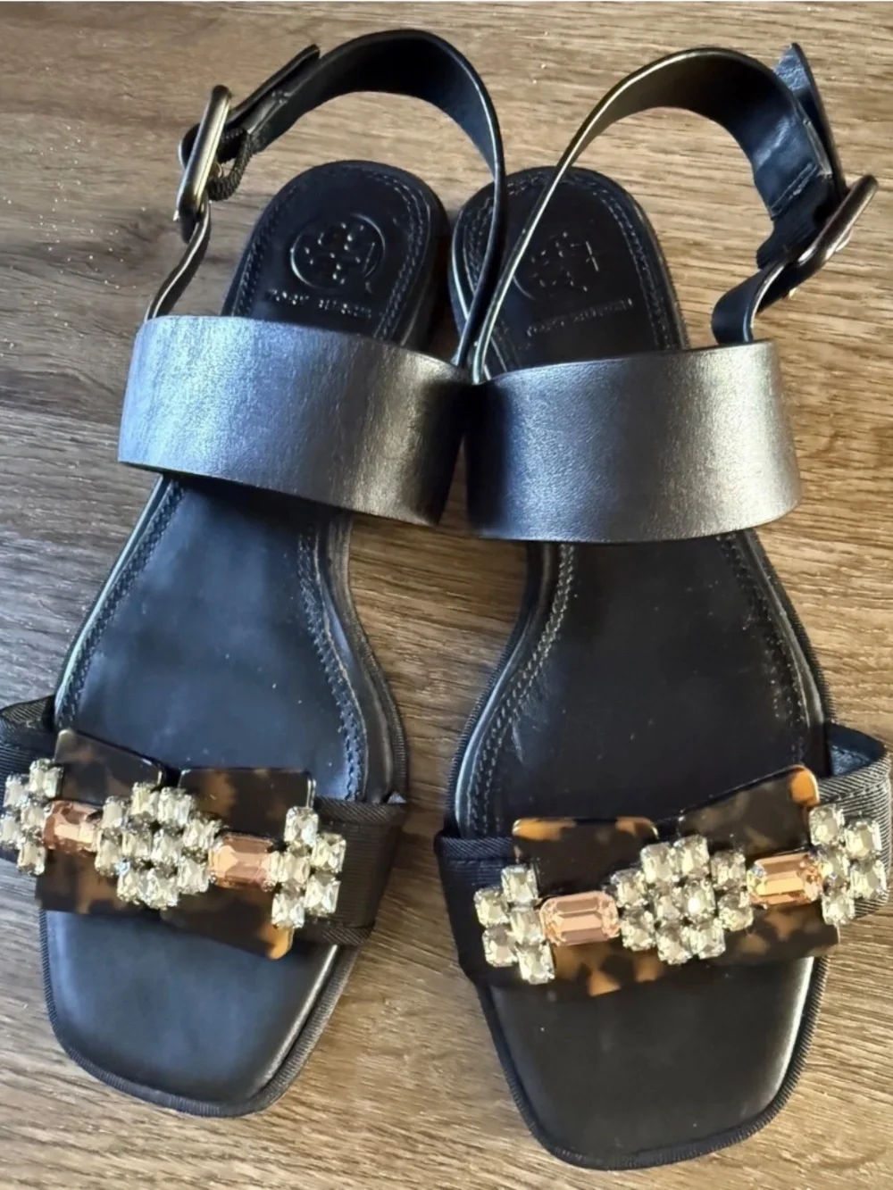 Tory Burch Tortoise & Crystal Embellished Sandals Black Leather Flat Heel Sz 7